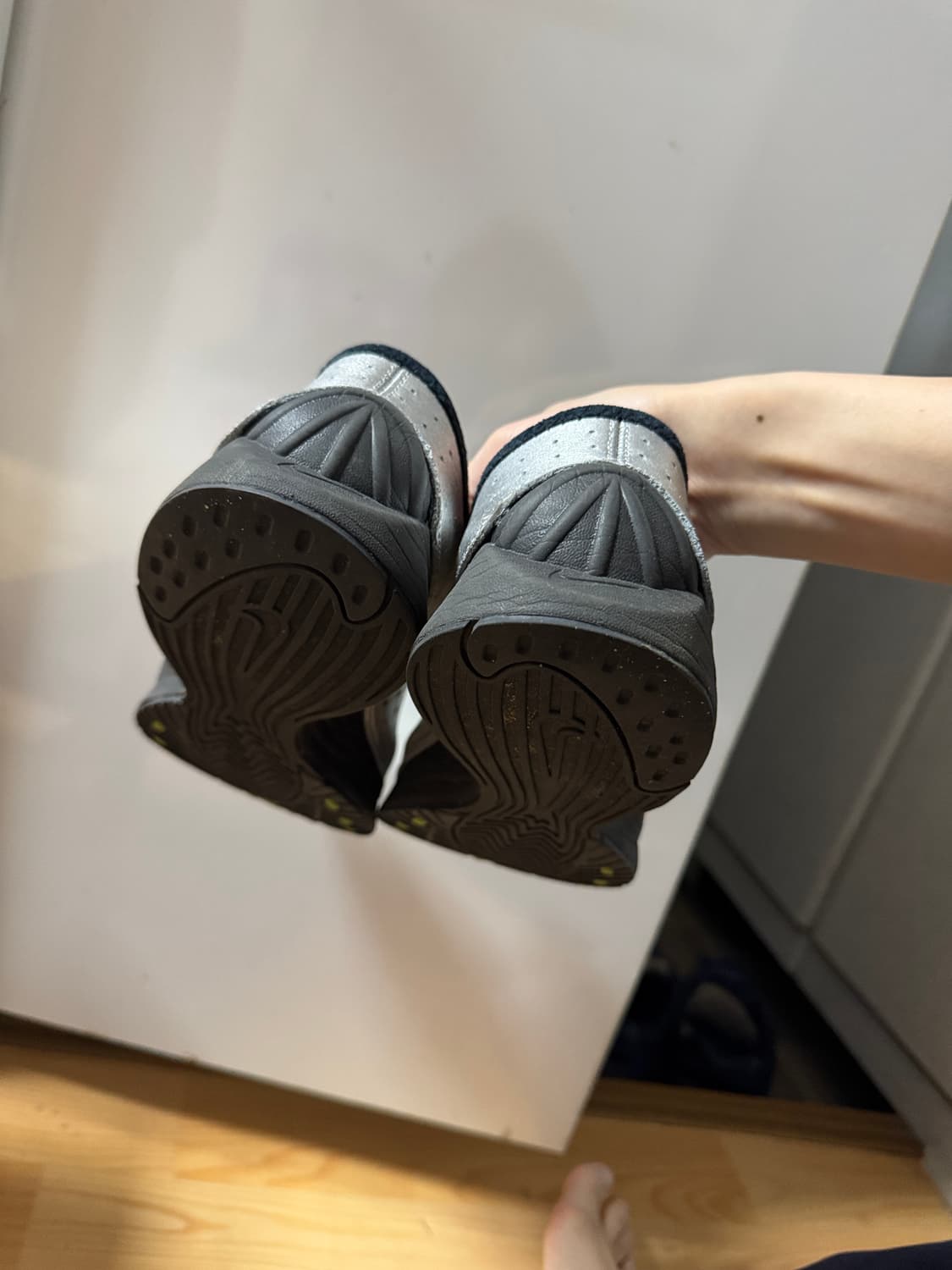 나이키 에어 슈퍼플라이 실버 275 상품이미지3