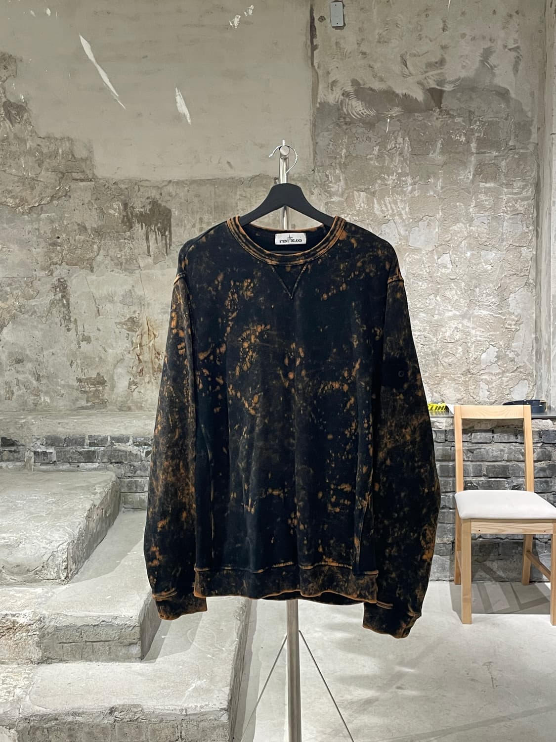 스톤 아일랜드 21F/W 오렌지 오프 다이 쉐도우 와펜 스웻 셔츠 상품이미지1