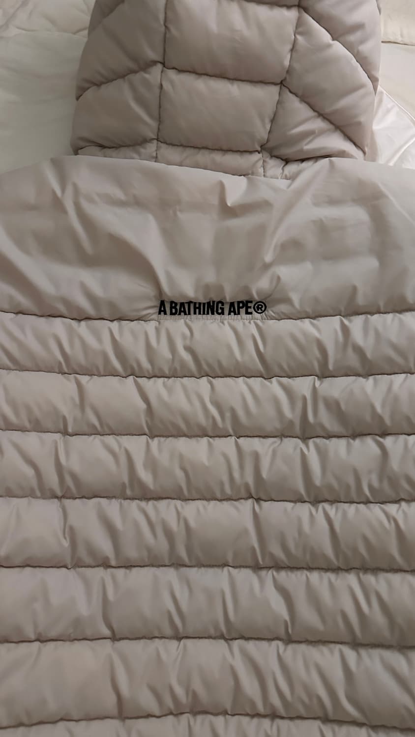베이프 경량패딩 팔아요 상품이미지3