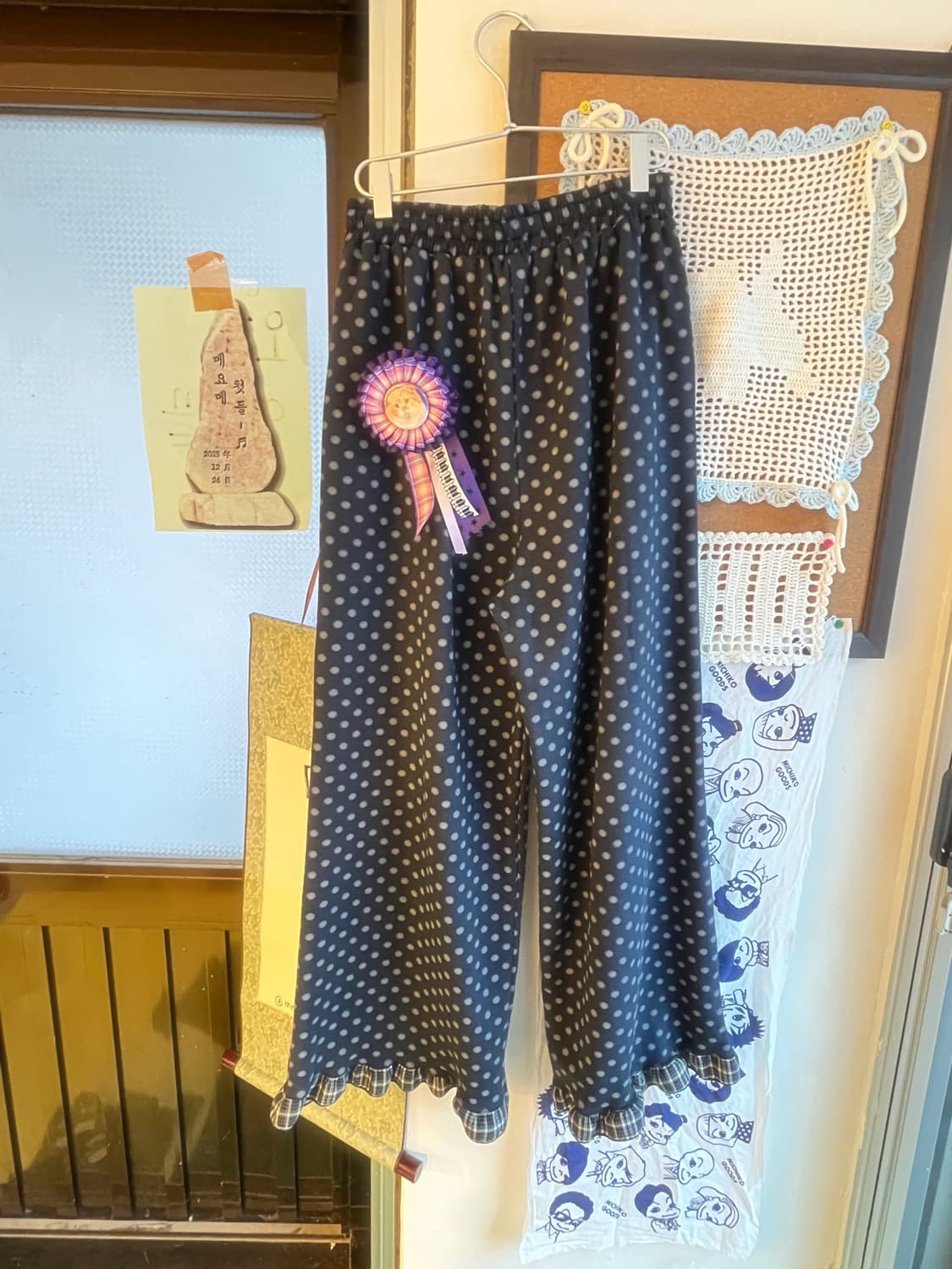 네이비 도트 프릴 바지 + 냥 로제트 세트 🐱 상품이미지1