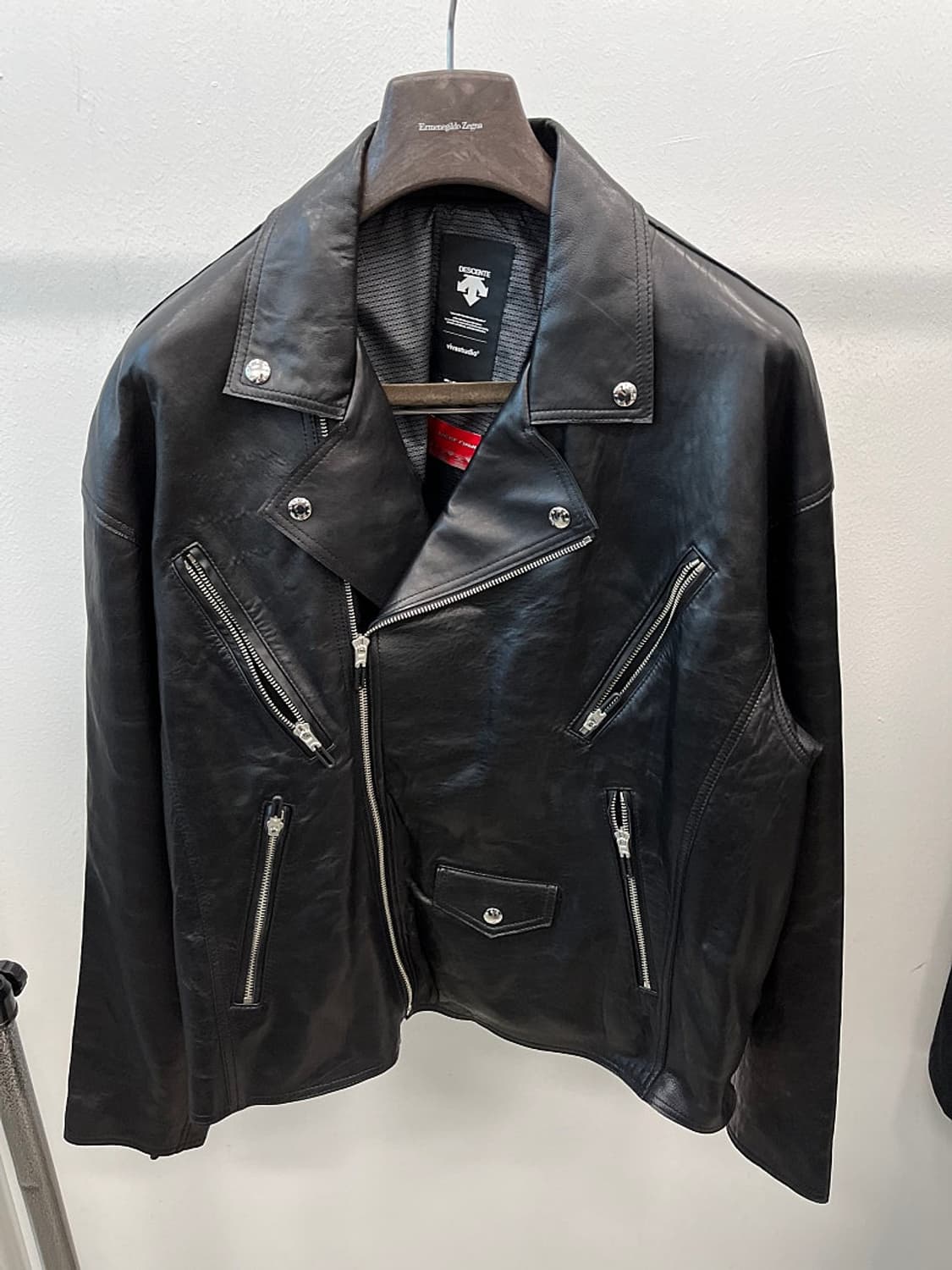 105) 데상트x비바스튜디오 램스킨 라이더자켓  상품이미지2