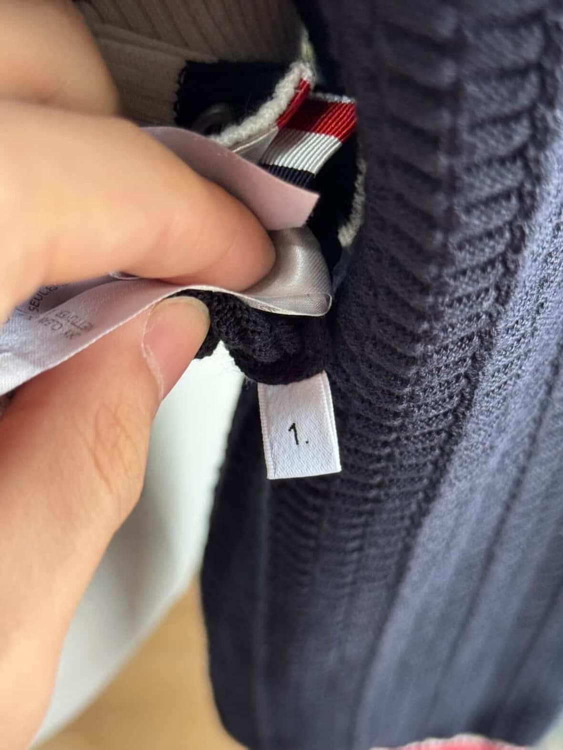 톰브라운 트리밍 스트라이프 풀오버 니트 상품이미지4