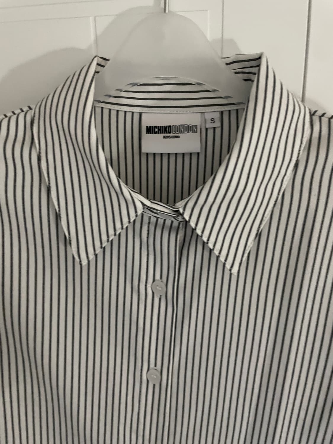 미치코런던 코시노 스트라이프 슬림핏 셔츠 아이보리 상품이미지2
