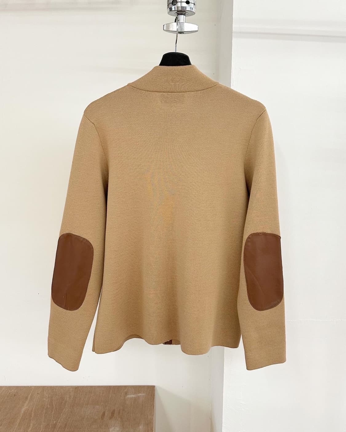 루이사 스파크놀리 베이지 골드버튼 집업 상품이미지7