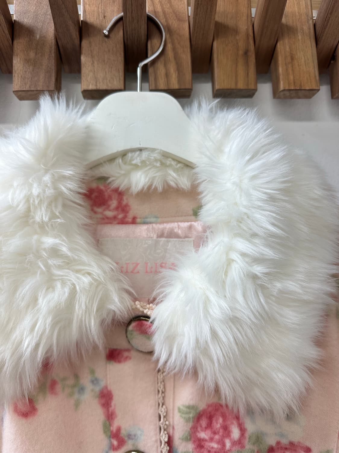 드라이완료 극희귀매물 핑크 리즈리사 플라워 핑크 퍼 카라 레이스 코트 상품이미지3