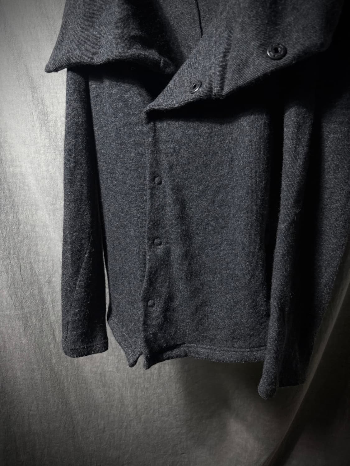 The Viridi Anne Asymmetric Cadigan 상품이미지5