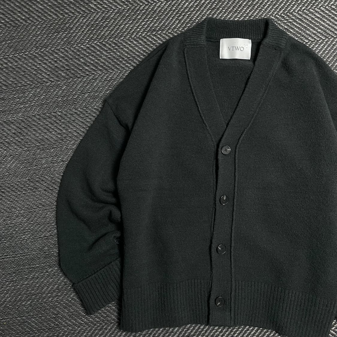 VTWO 미니멀 박시핏 울 가디건 챠콜y 5358 상품이미지4