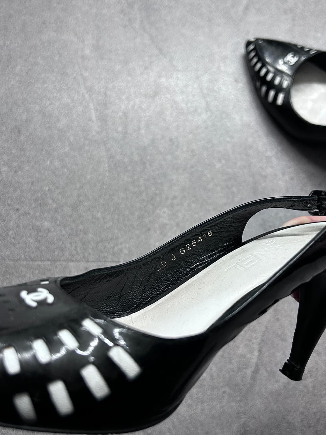 샤넬 에나멜 슬링백 힐 상품이미지6