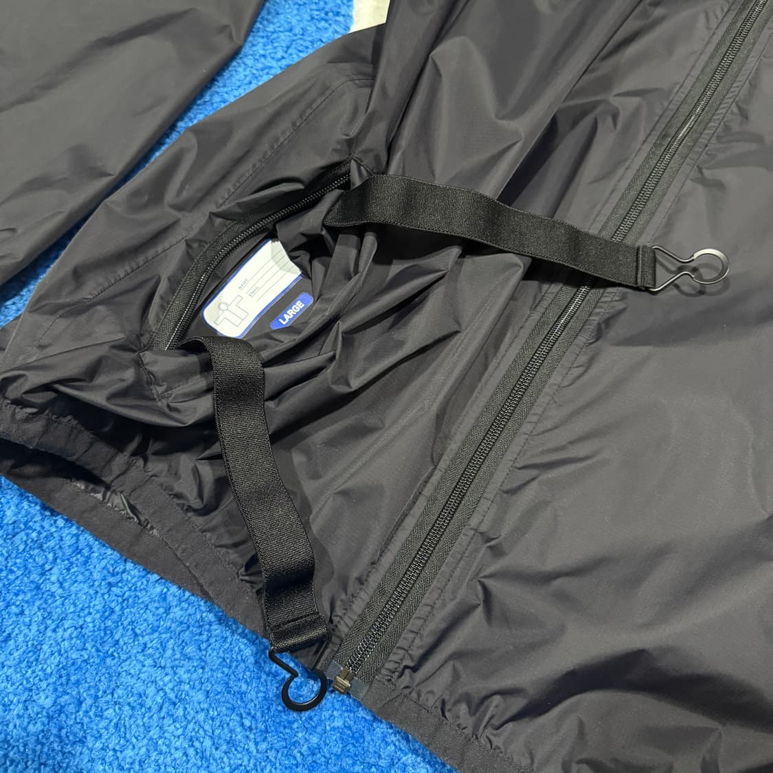 K-Way x 꼼데가르송 블랙 바람막이 상품이미지3