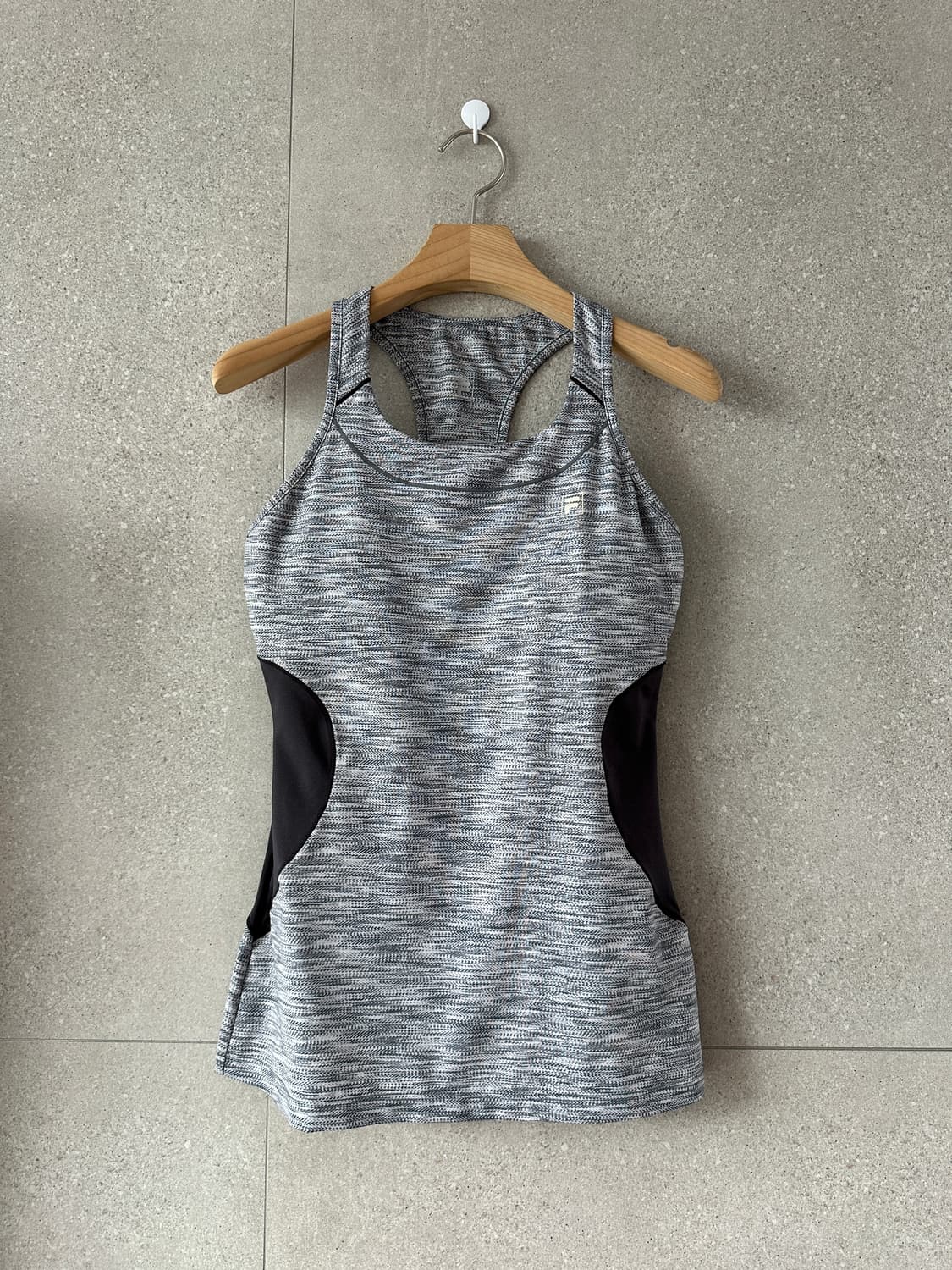 휠라 여자 운동복 요가복 헬스복 상의 상품이미지1