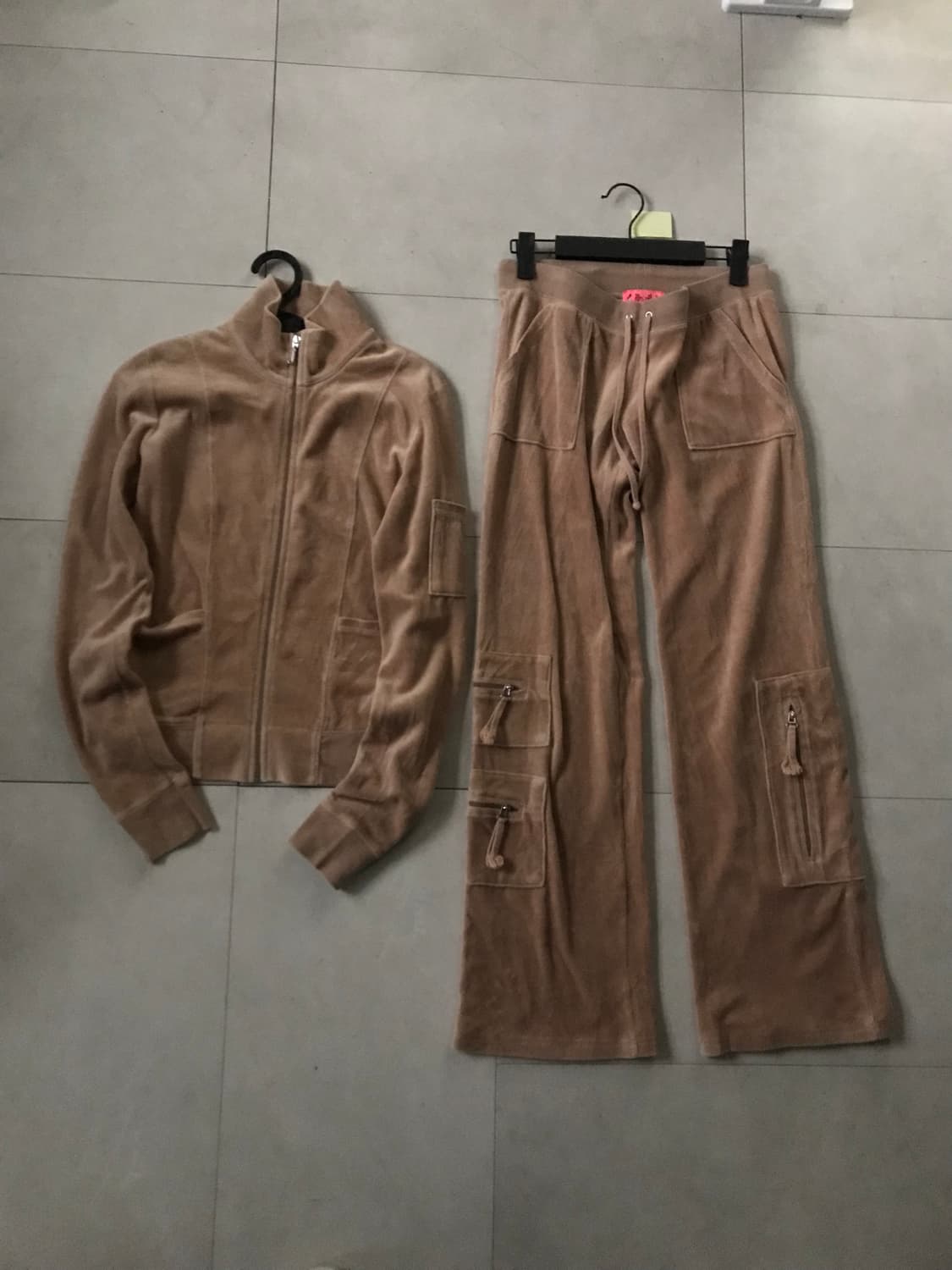 쥬씨꾸뛰르 베이지 벨벳 부츠컷 셋업 상품이미지8