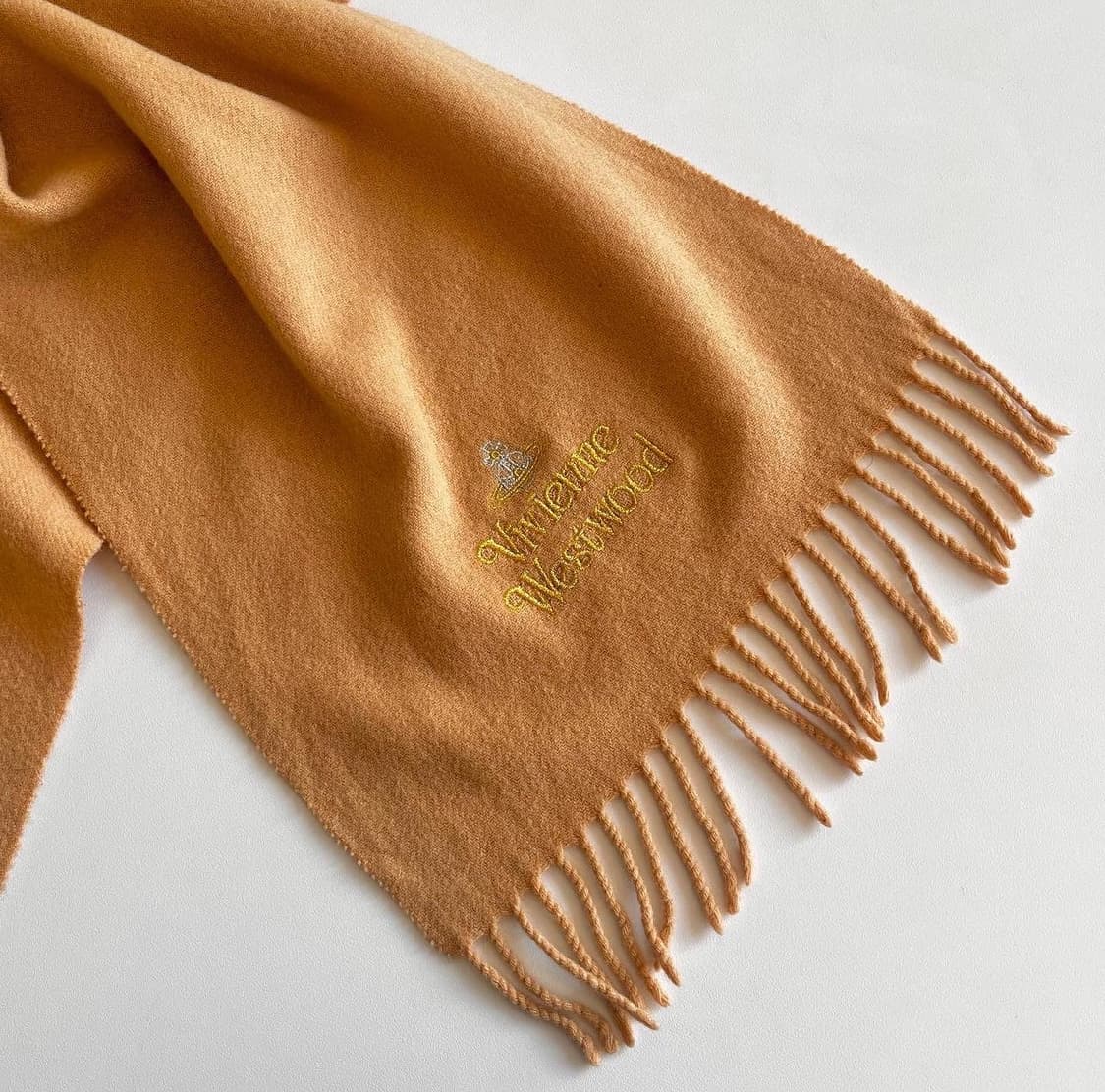 비비안웨스트우드 베이지 울 머플러 상품이미지2