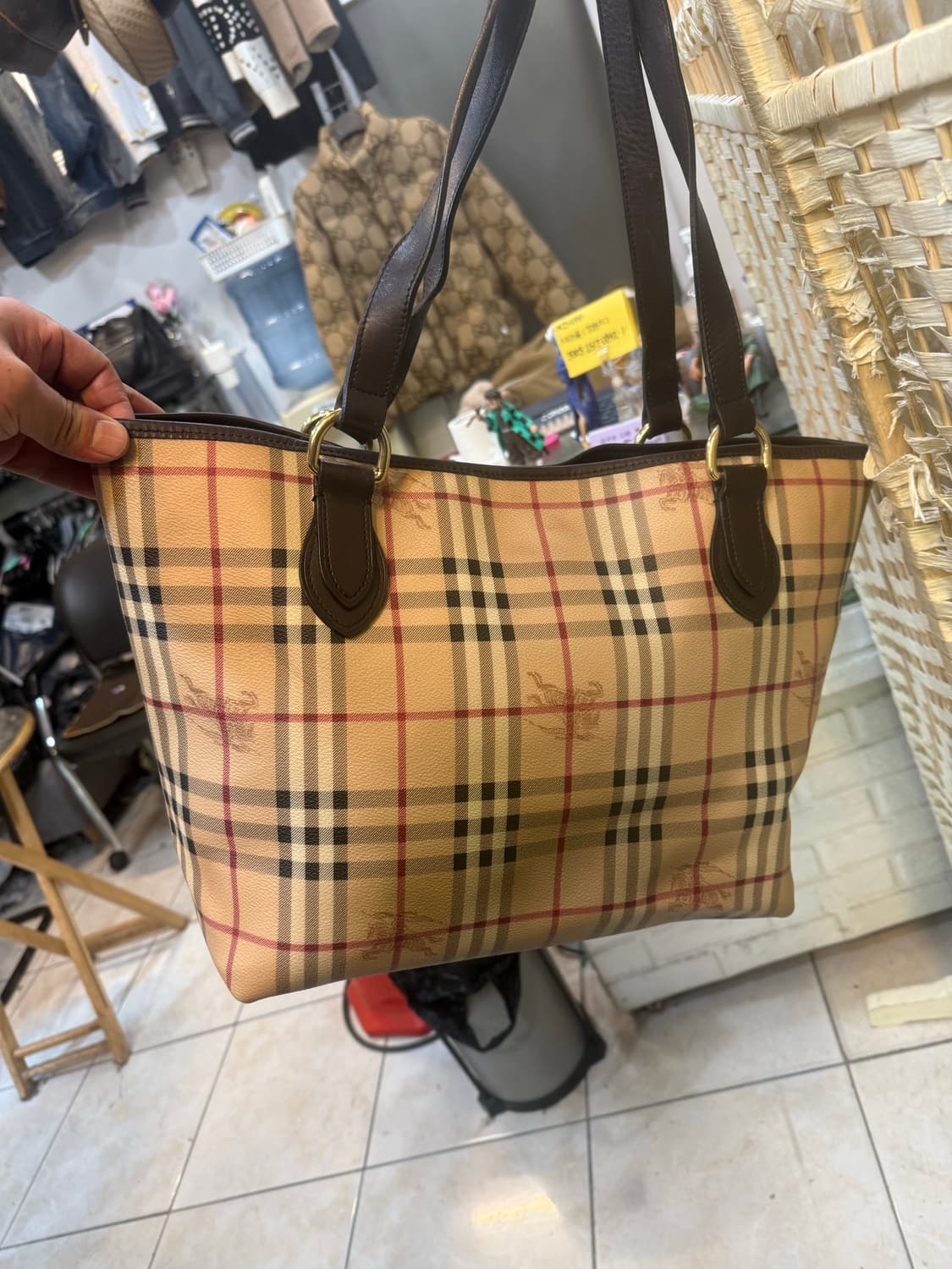 정품 버버리 노바체크 쇼퍼백 팝니다 상품이미지3