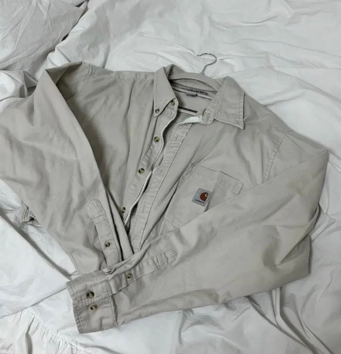 칼하트 커스텀 크롭 집업 베이지 상품이미지2