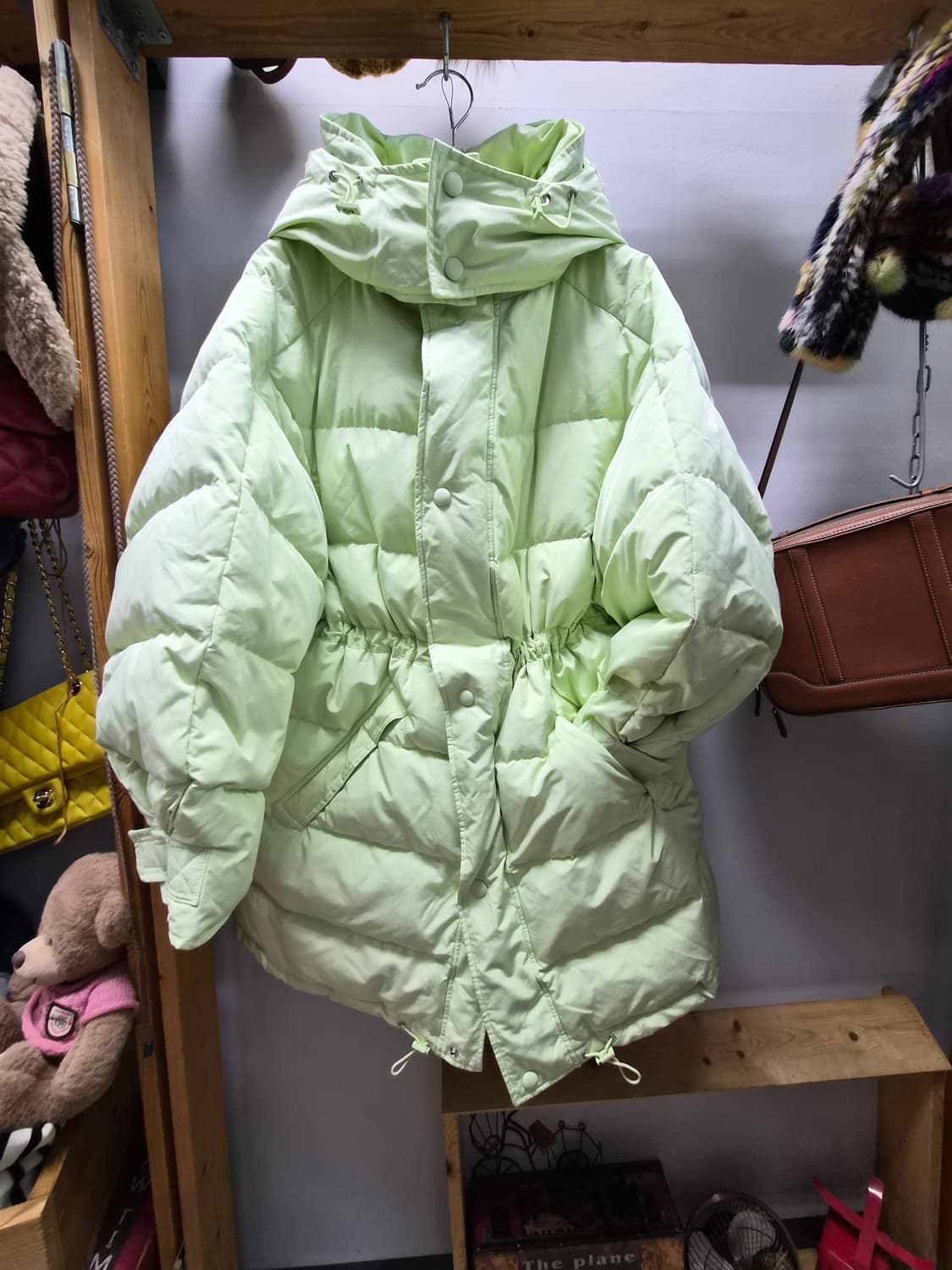 art is over 아트이즈오버 오버핏 라임푸퍼 패딩 상품이미지1