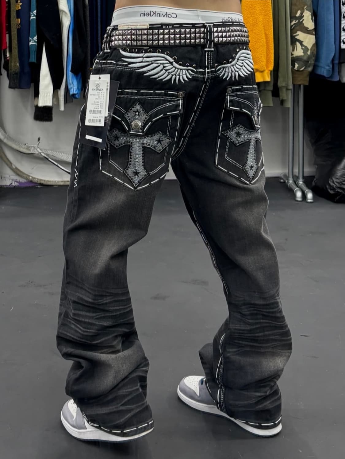 펑크 스터드 디테일 데님팬츠 상품이미지1