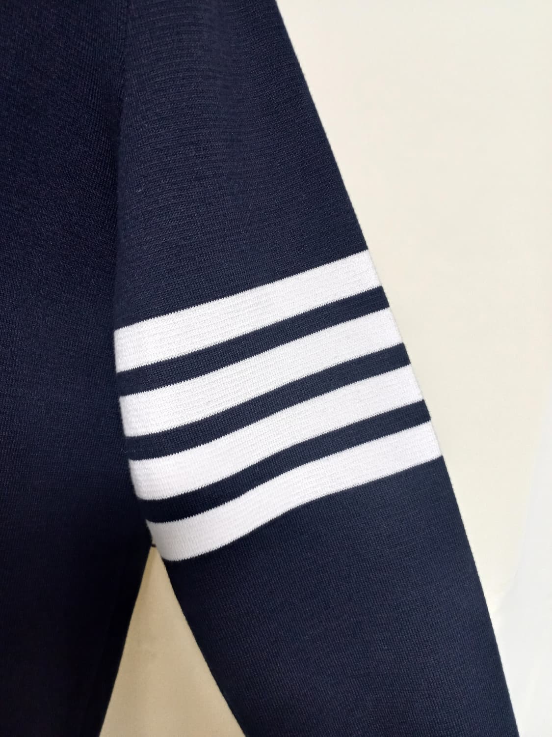 [4size 택,비닐포함]톰브라운 금장 니트 상품이미지3