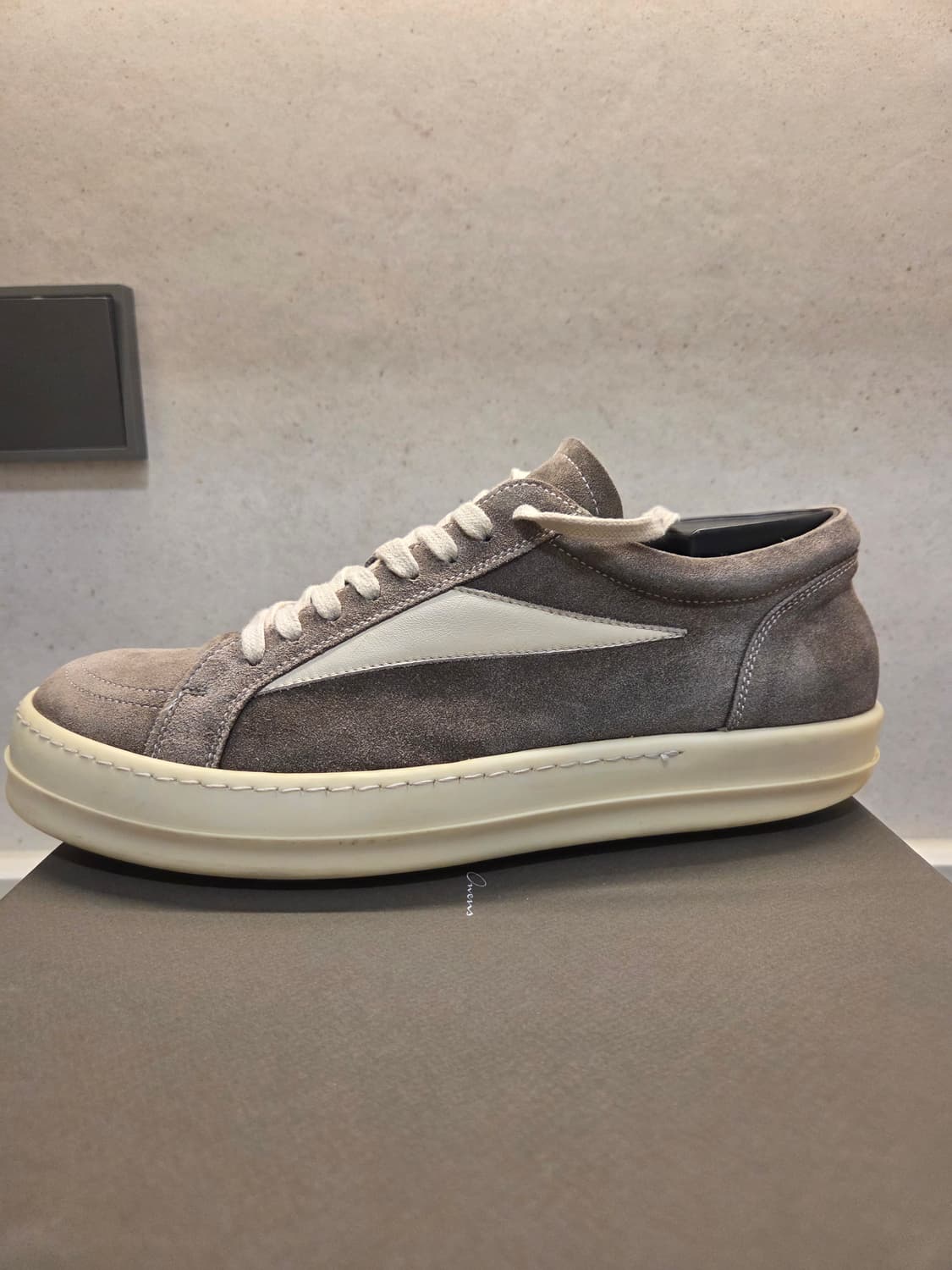 릭오웬스 릭반스 더스트 스웨이드 42  상품이미지5