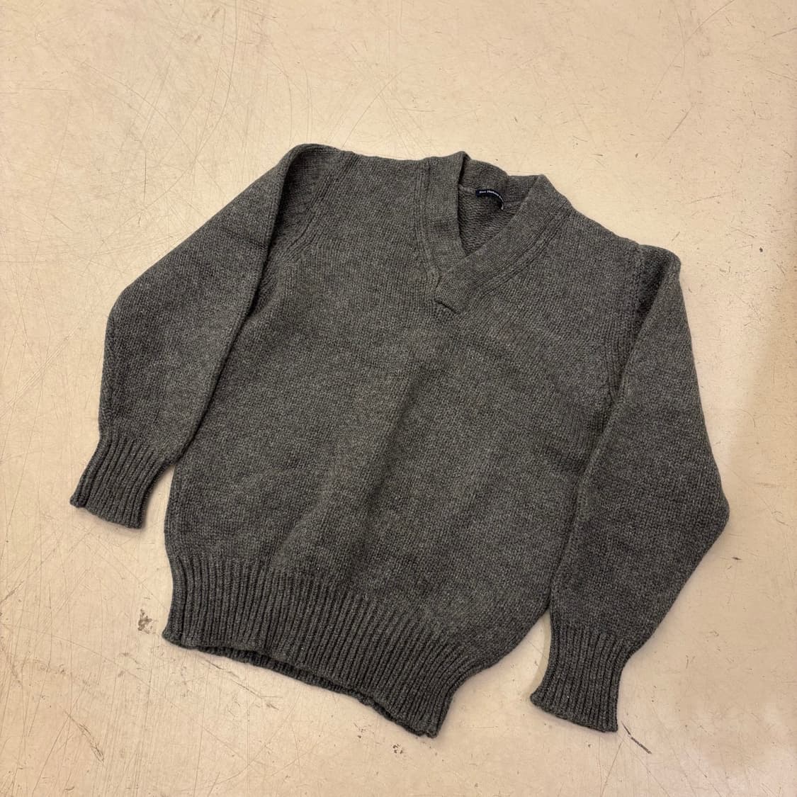 이스트하버서플러스 브이넥 그레이 스웨터 상품이미지1