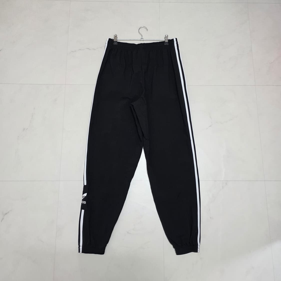 M 아디다스 락업 트랙팬츠 조거팬츠 검흰 상품이미지3