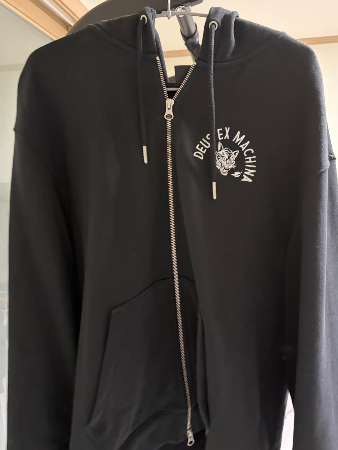 데우스엑스마키나 후드집업 1회착용 L 상품이미지1