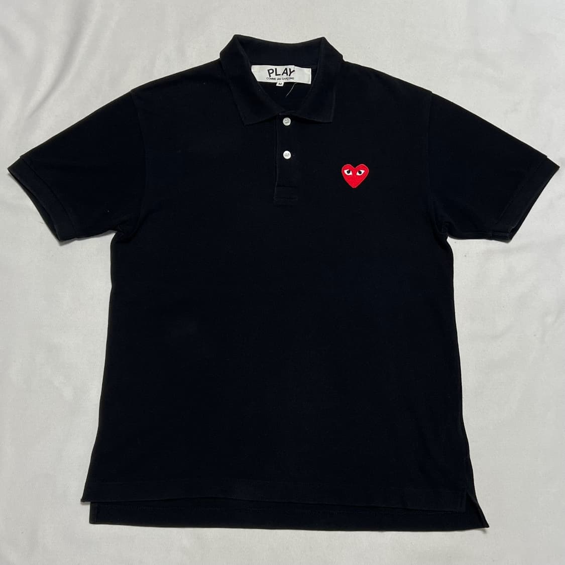 M 꼼데가르송 레드 하트 와펜 카라 티셔츠 상품이미지2