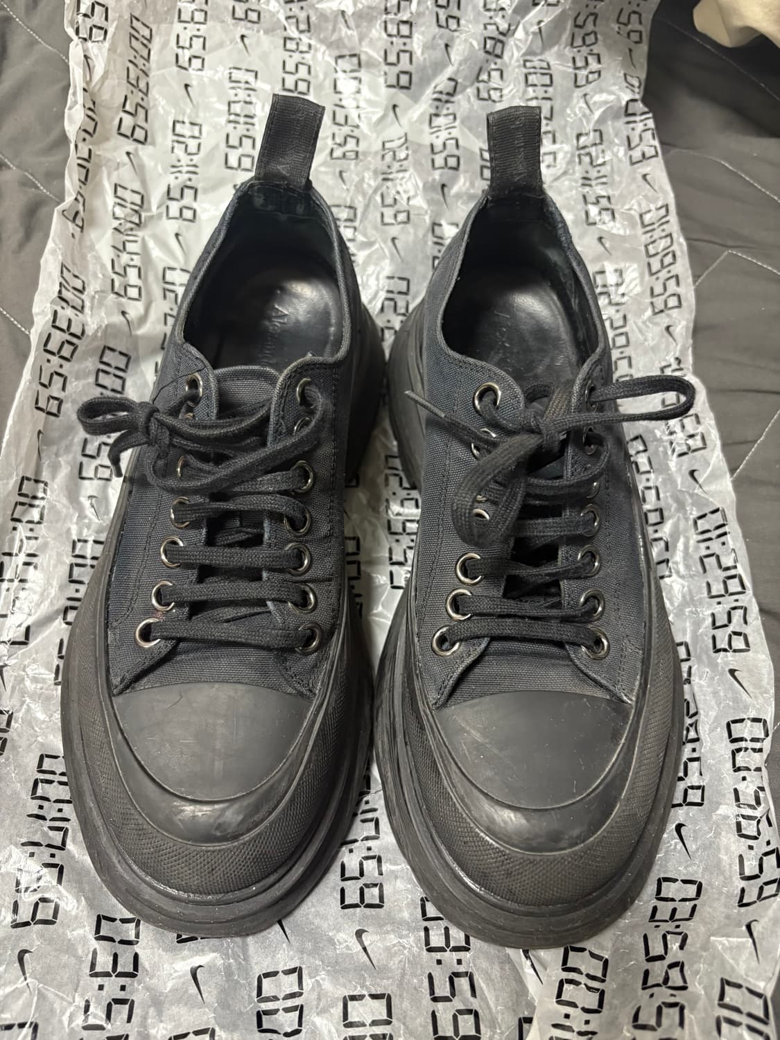 알렉산더맥퀸 트레드슬릭 블랙 39.5 상품이미지2