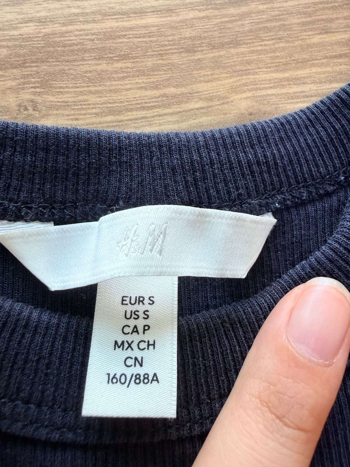 h&m 블랙 기본 민소매 탑 슬리브리스 상품이미지2