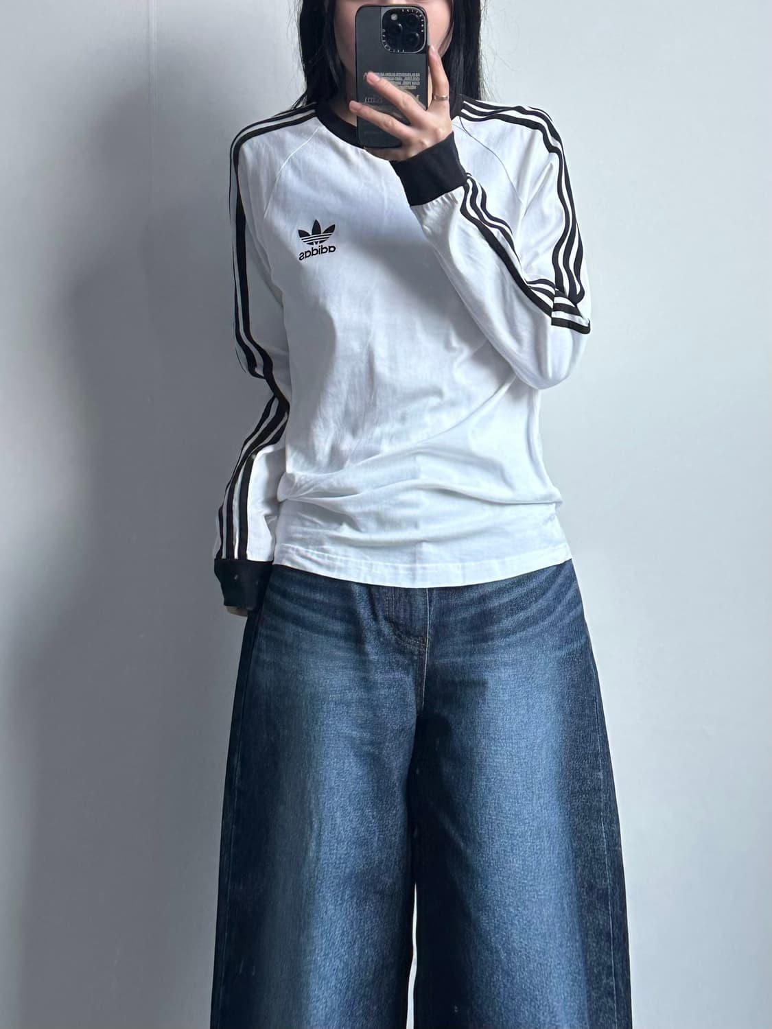 아디다스 화이트 사이드라인 롱슬리브 긴팔티 상품이미지1