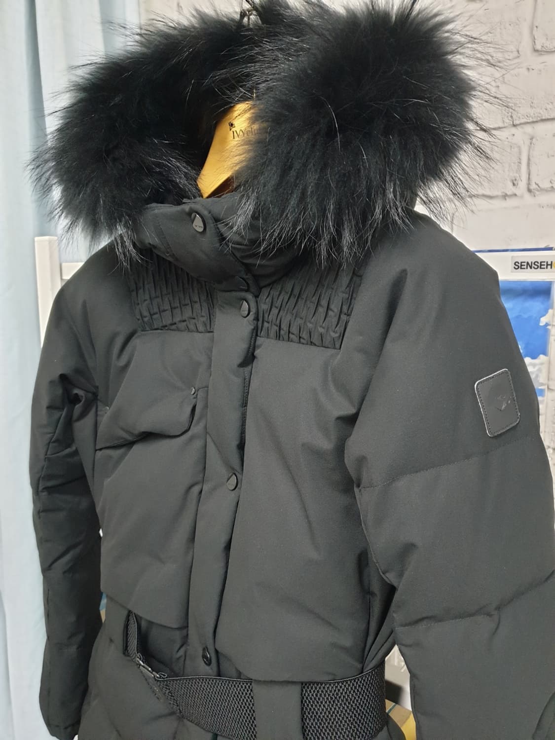 데상트 여성패딩 우먼스 스키 슬림형 미드 다운자켓 90 상품이미지3