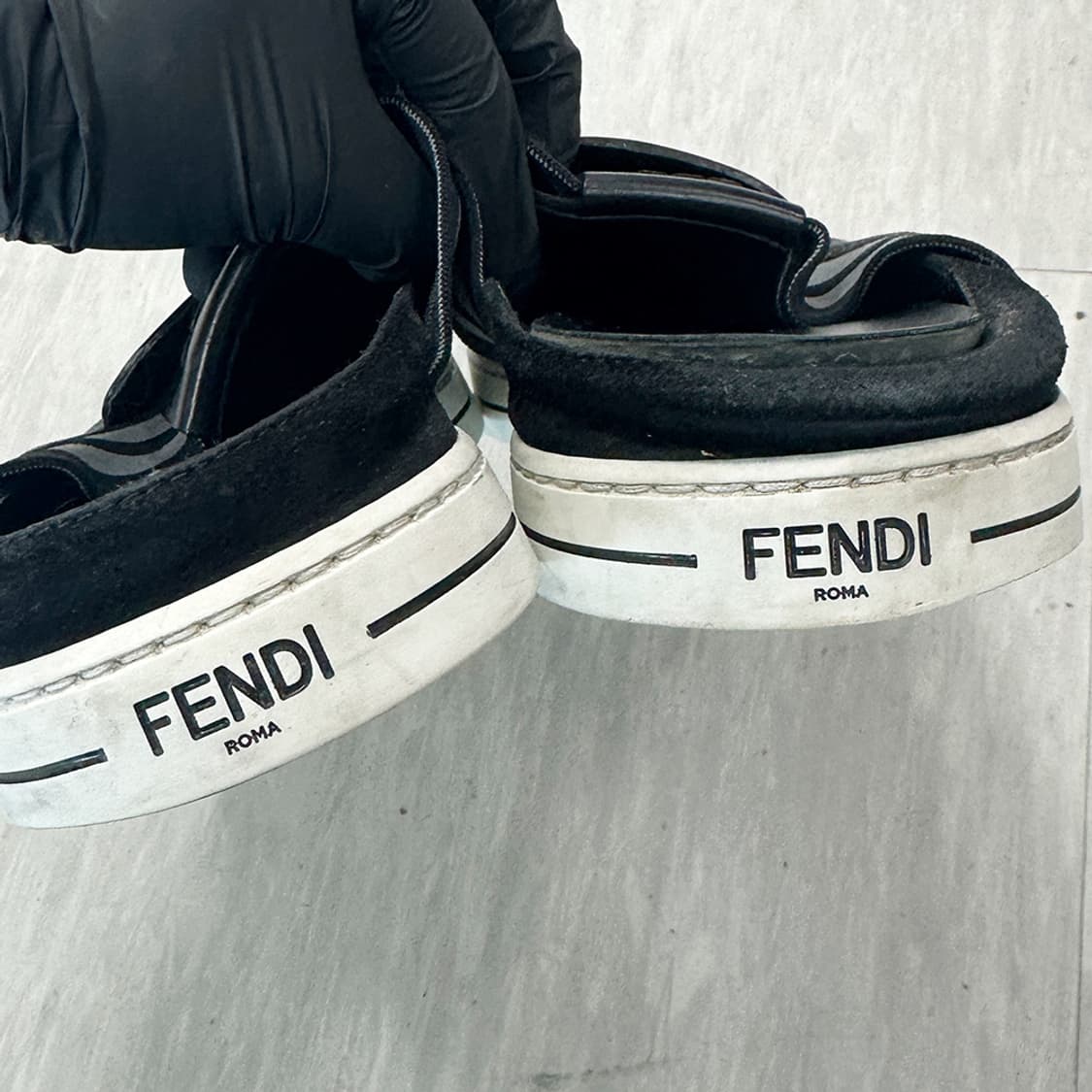 펜디 팬디 FENDI 뮬 스니커즈 슬립온 단화 운동화 남성 260mm 상품이미지4