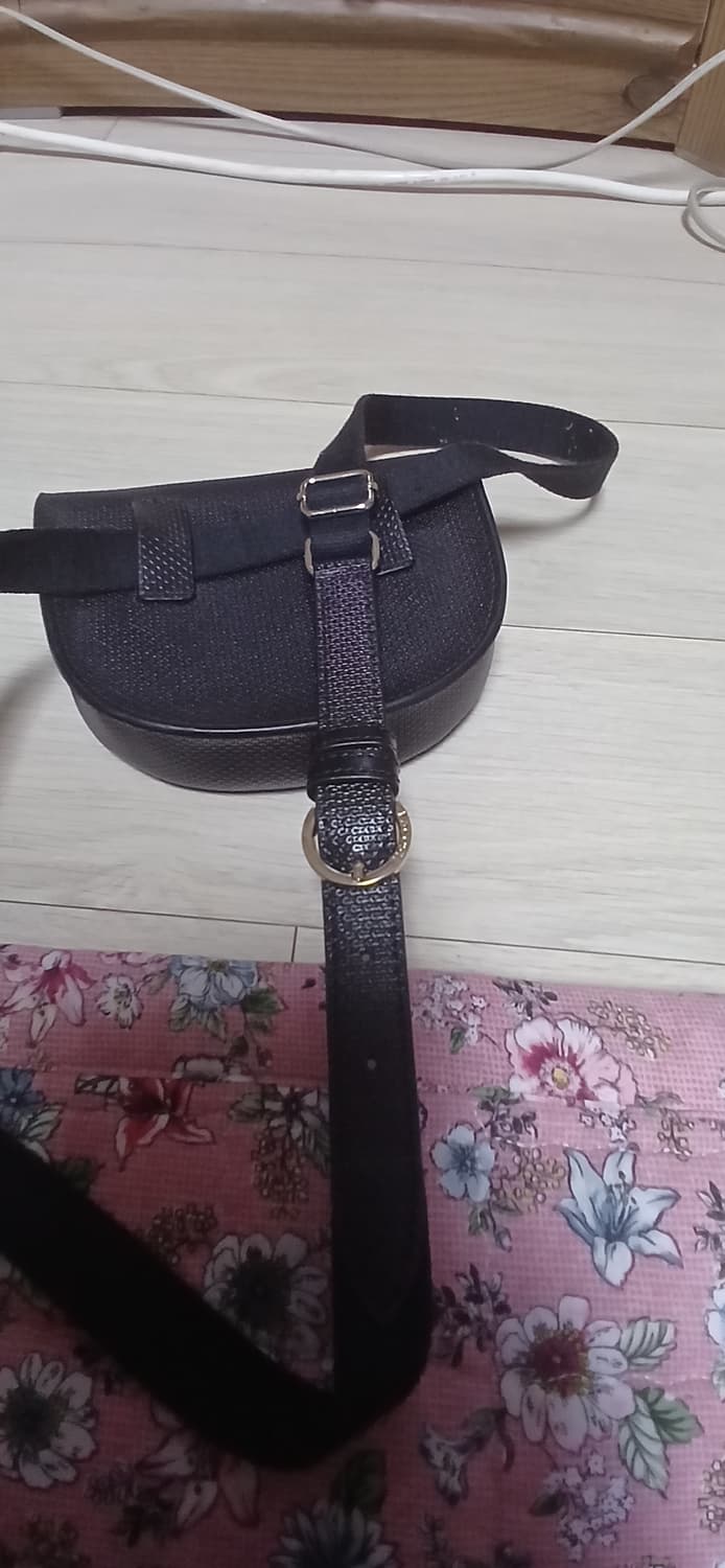 라코스테 피케 가죽 웨이스트백 또는 크로스바디 백  상품이미지3