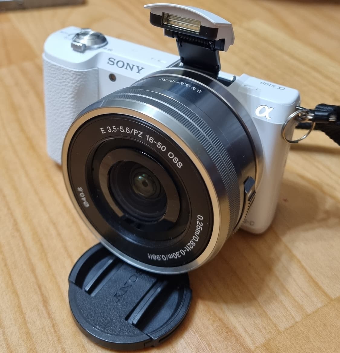 소니 카메라 A5100 + 16-50mm 렌즈 팝니다. 상품이미지1