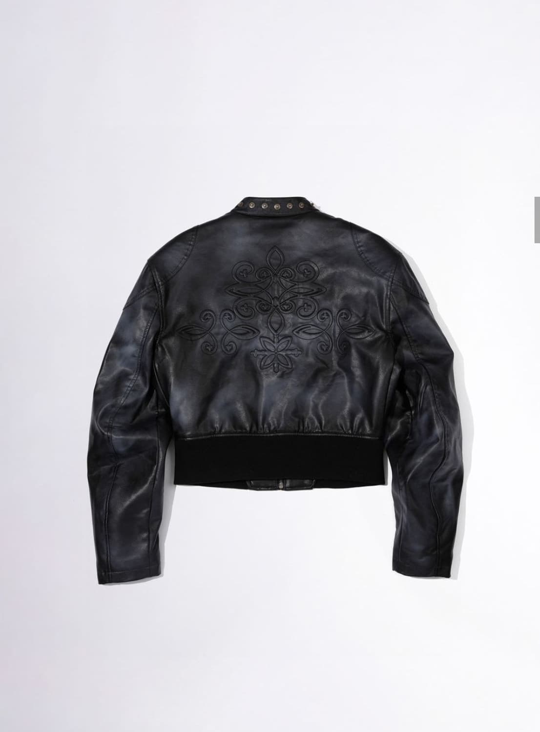 스컬프터 엠보스 레더 봄버 자켓(black) 판매합니다 상품이미지1