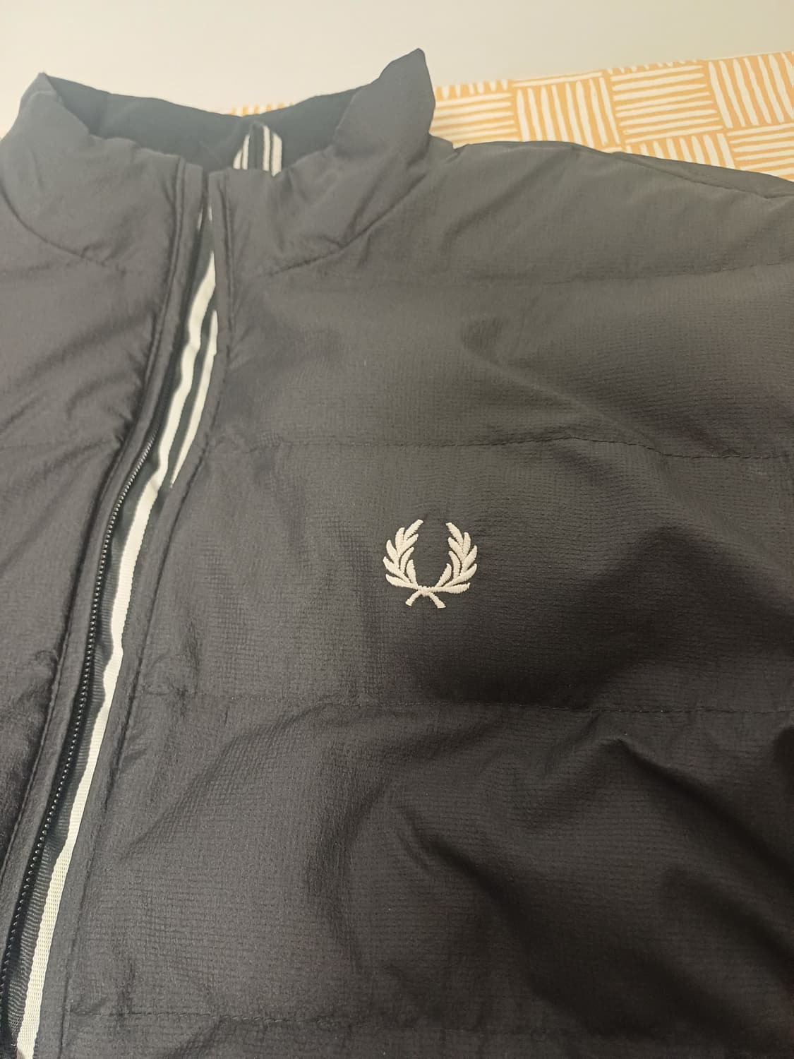 프레드페리 트윈팁 패딩 밤버 자켓 (J9536) - 블랙 상품이미지4