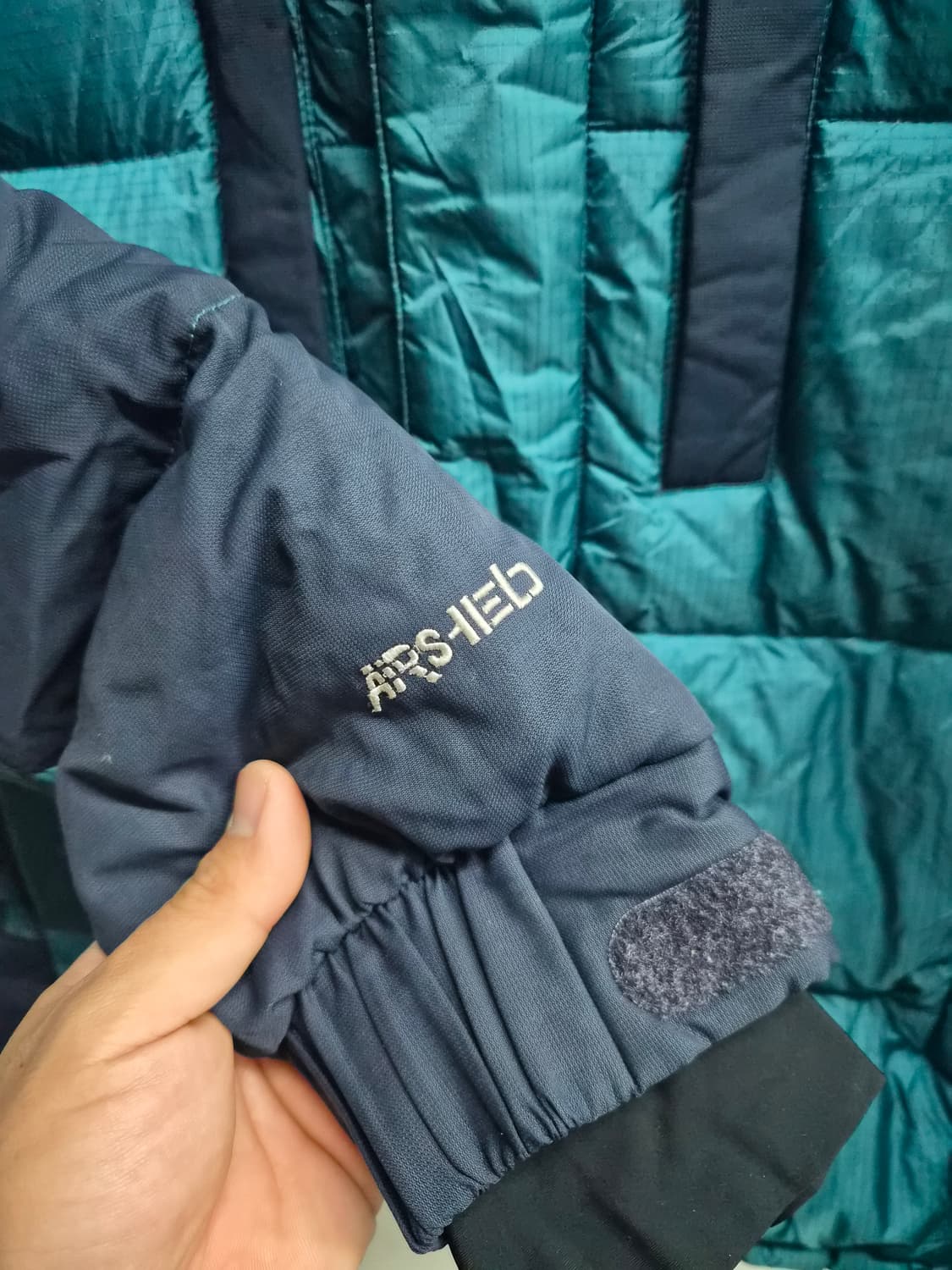 L/100) 마운틴 하드웨어 구스다운 패딩 팝니다 상품이미지4