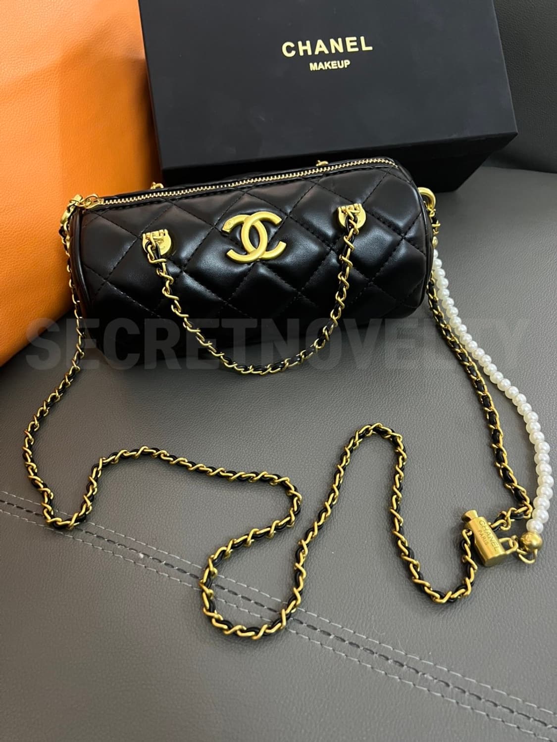 샤넬뷰티 진주체인 미니원통 크로스 숄더백 블랙 VIP 상품이미지1