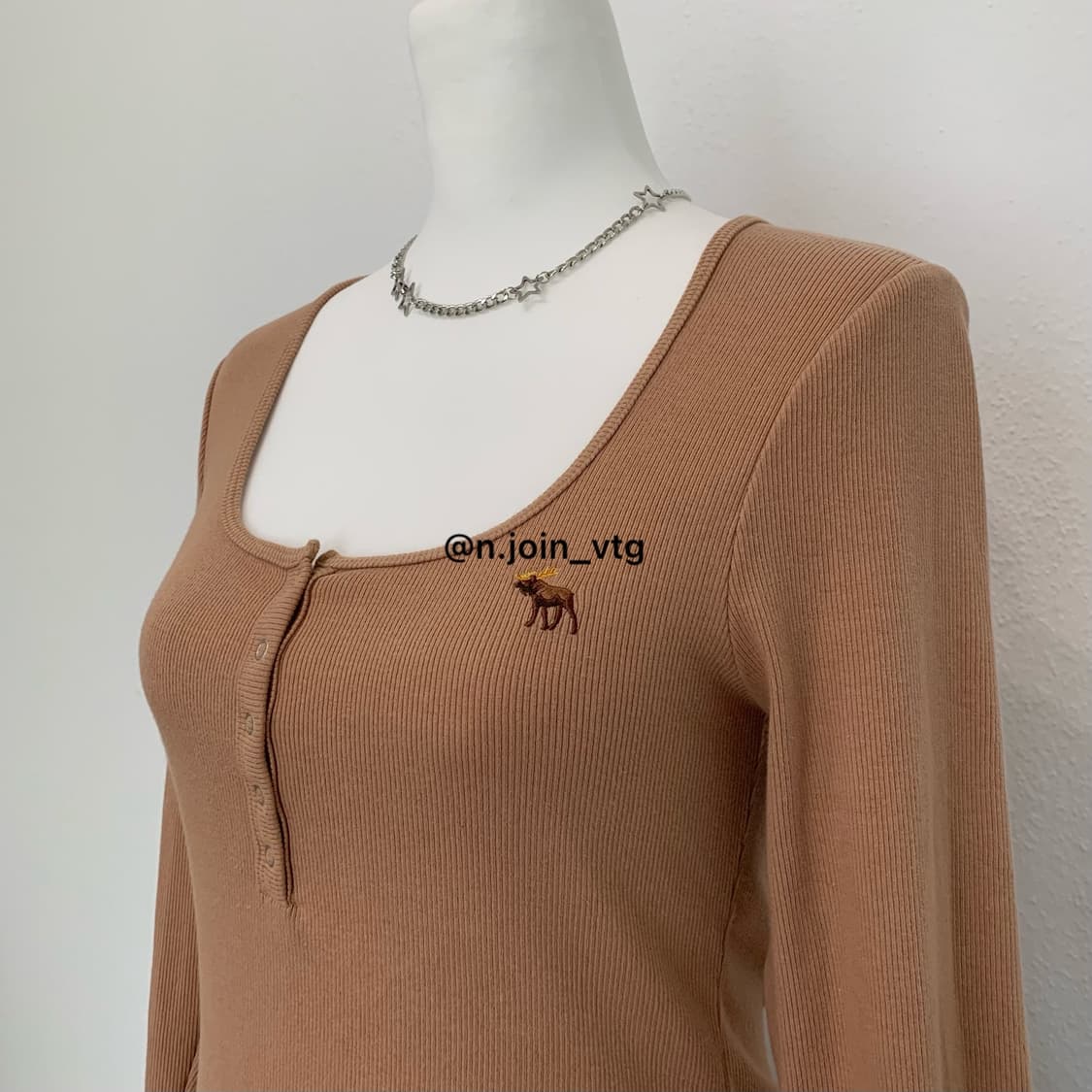 아베크롬비 헨리넥 베이지 롱슬리브 상품이미지2