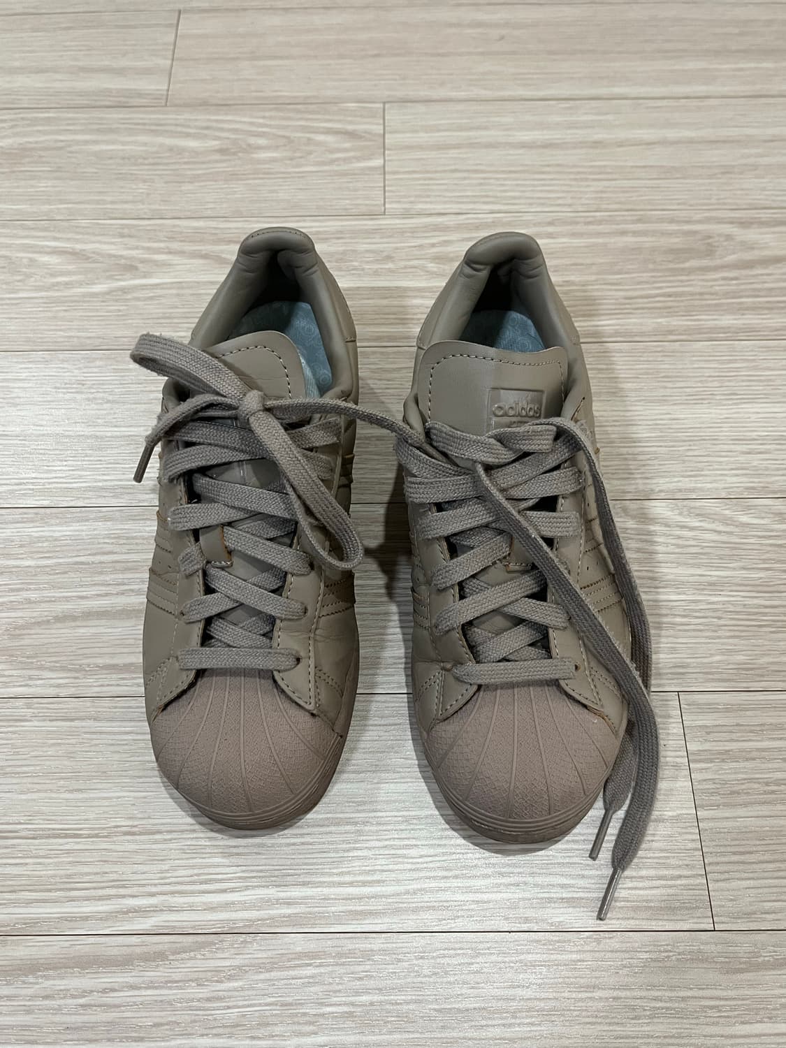 아디다스 슈퍼스타 초키 브라운 230 상품이미지5