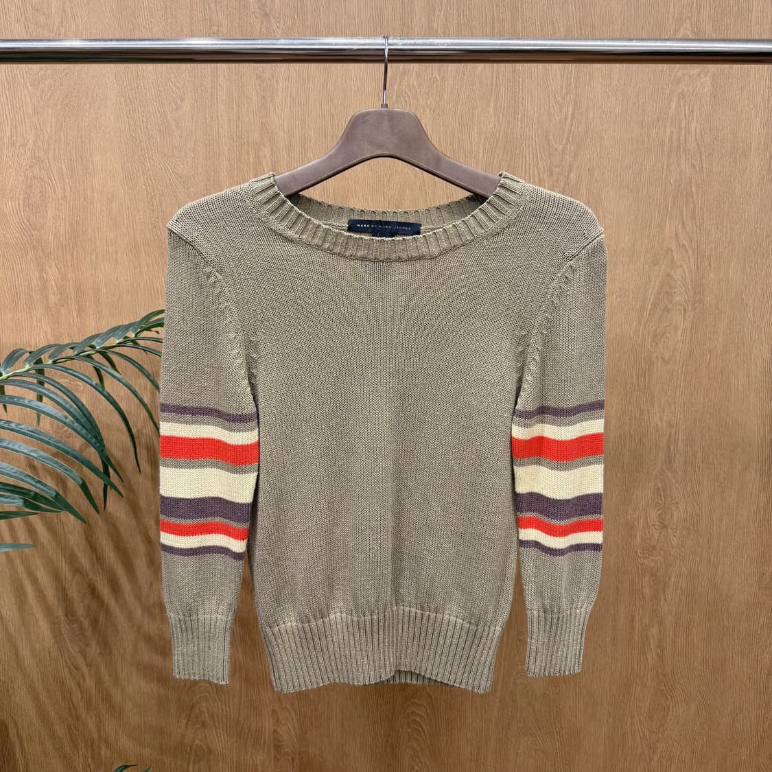 마크 제이콥스 크루넥 니트 스트라이프 소매 포인트 베이지 상품이미지1