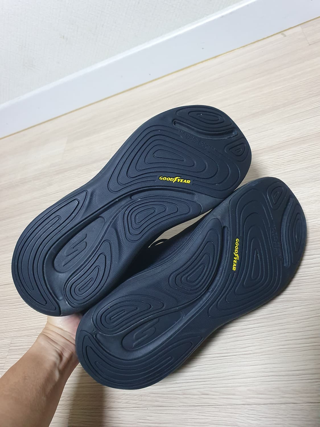 스케쳐스 맥스쿠셔닝 운동화 275 상품이미지8