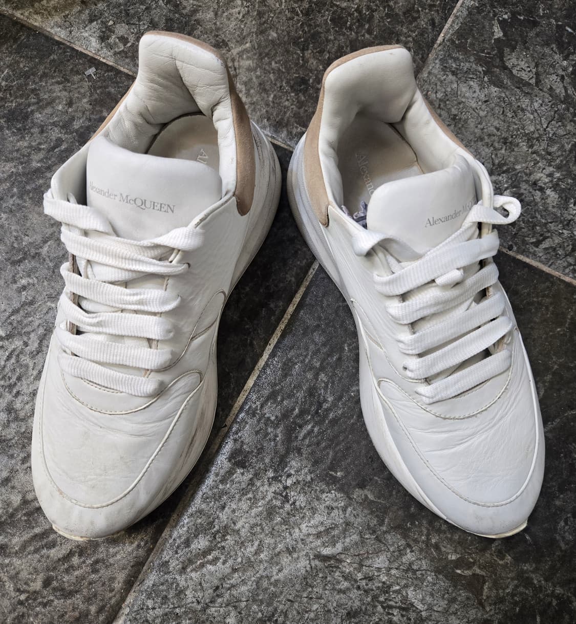 알렉산더 맥퀸 오버솔 스니커즈 화이트 상품이미지1