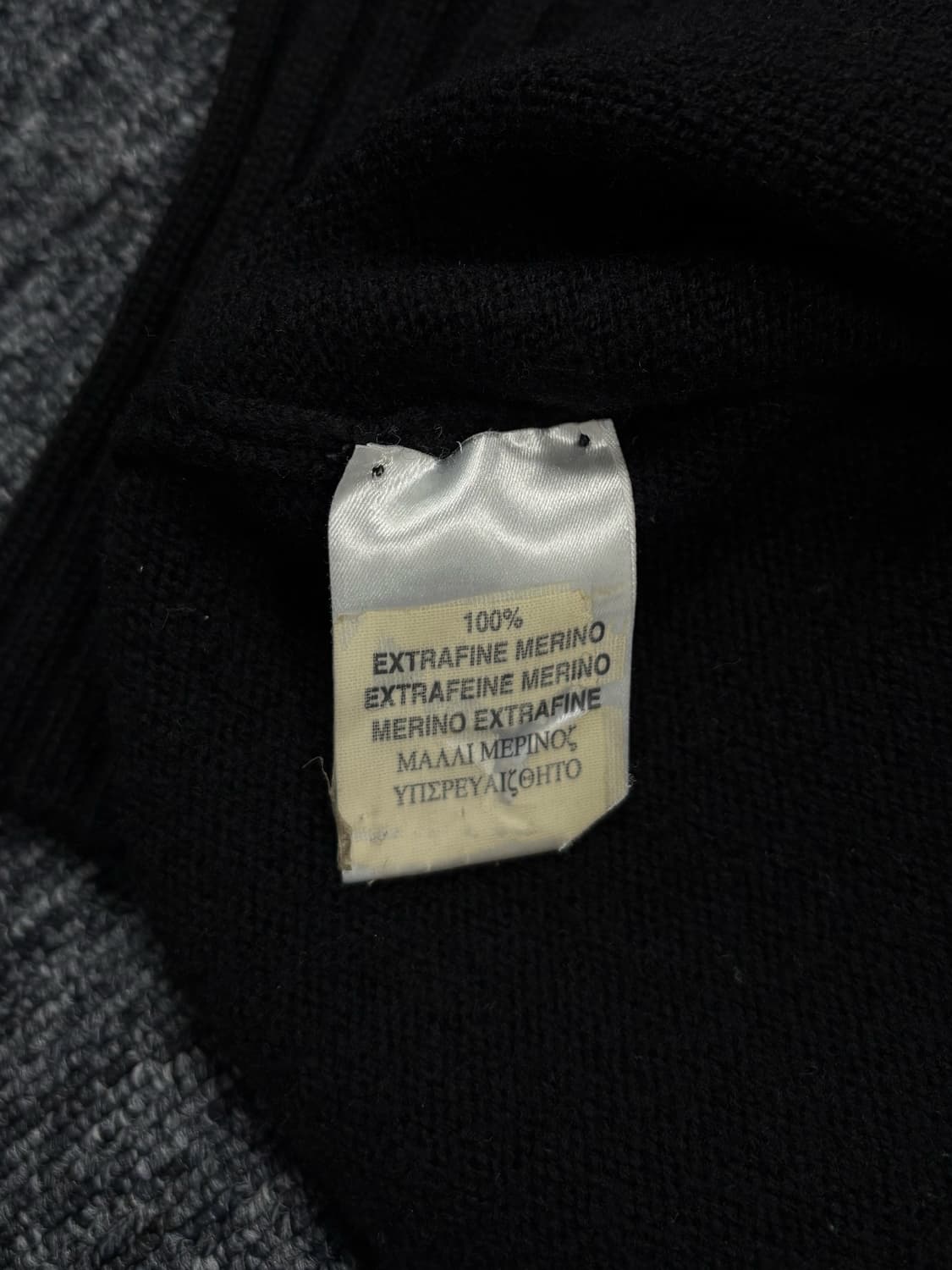 버버리 스냅 버튼 블랙 니트 상품이미지6