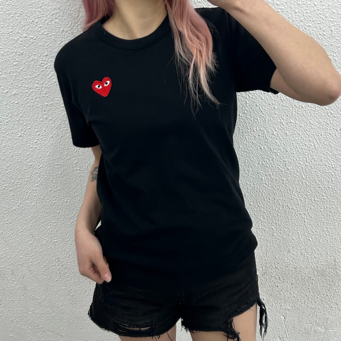 꼼데가르송 하트 와펜 블랙 반팔 S 상품이미지1