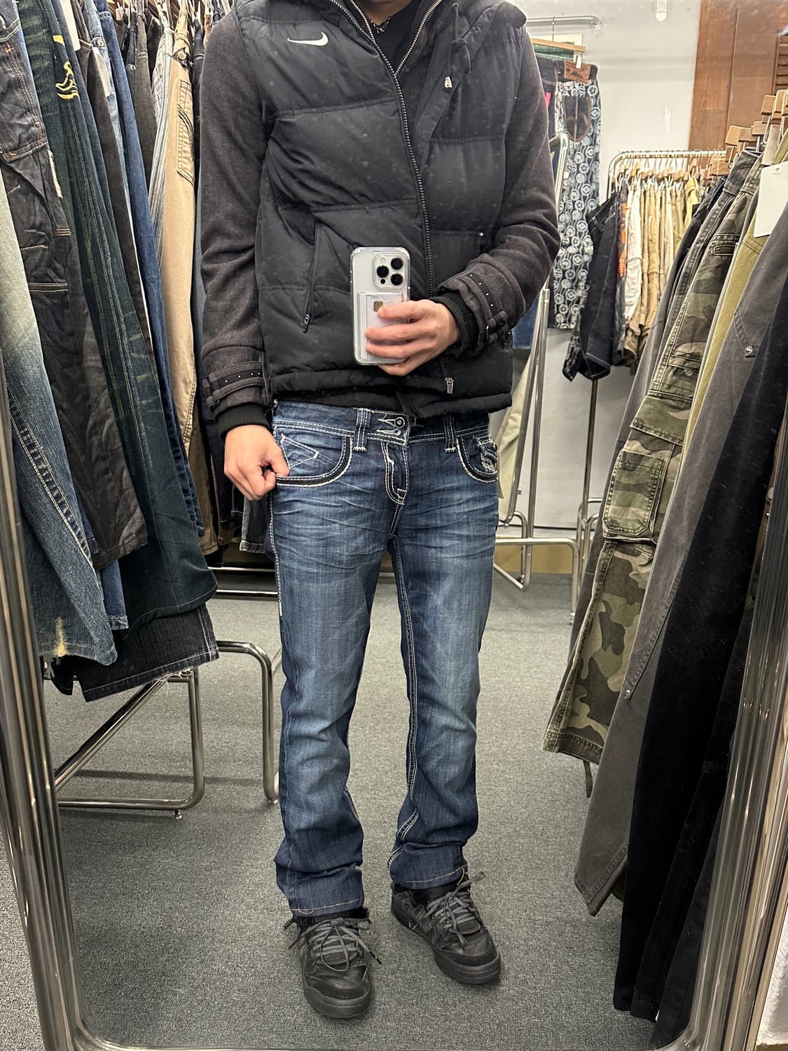 30) VIGOSS 워싱 자수 슬림 부츠컷 데님팬츠 상품이미지1