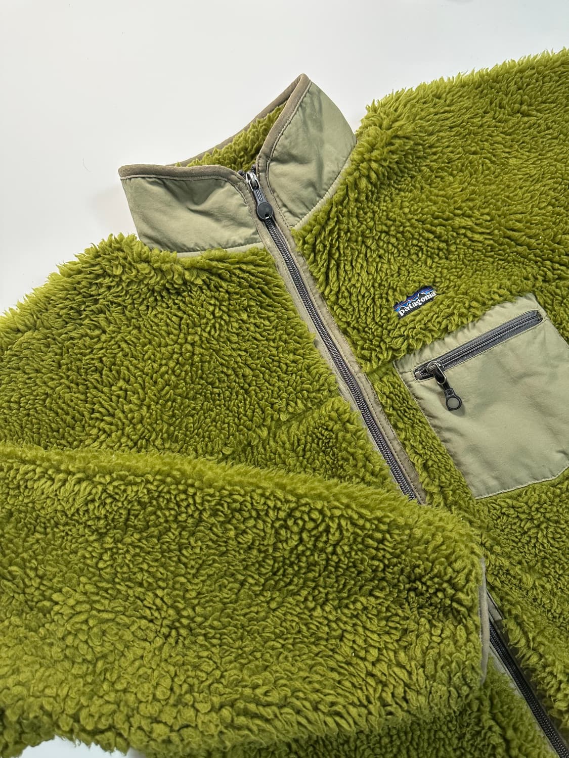 [L사이즈] 파타고니아 딥파일 모스그린 상품이미지1