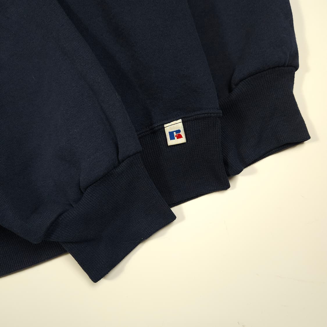 러셀 애슬레틱 네이비 맨투맨  상품이미지4