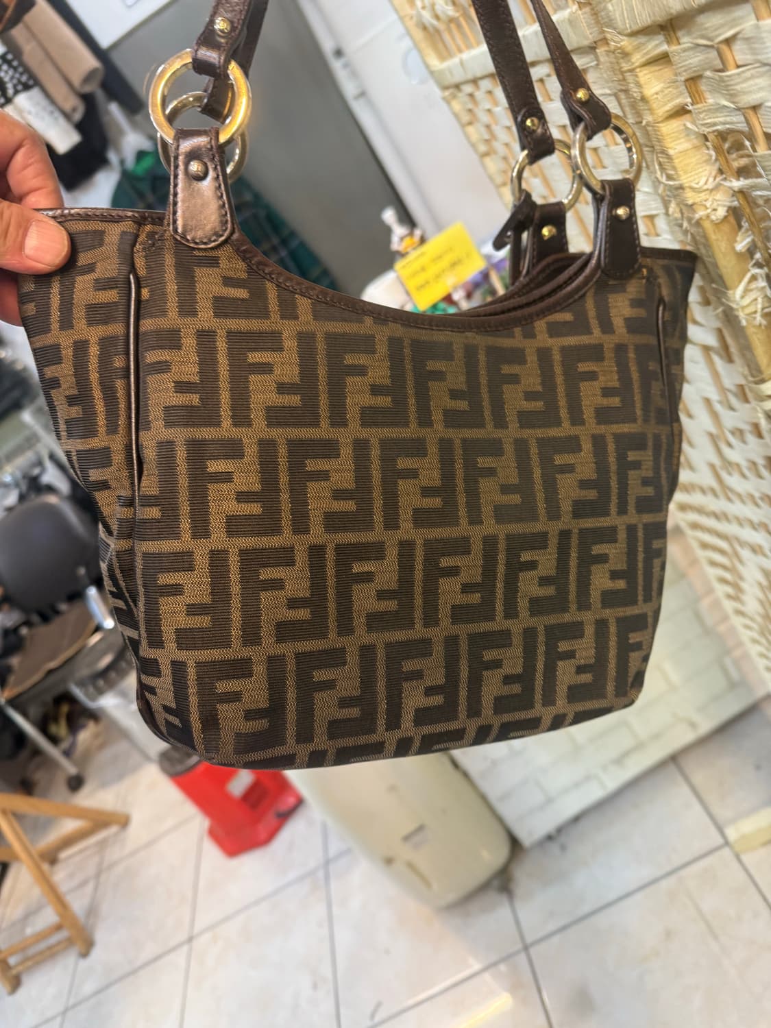 정품 펜디 주카 쇼퍼백 팝니다 상품이미지4