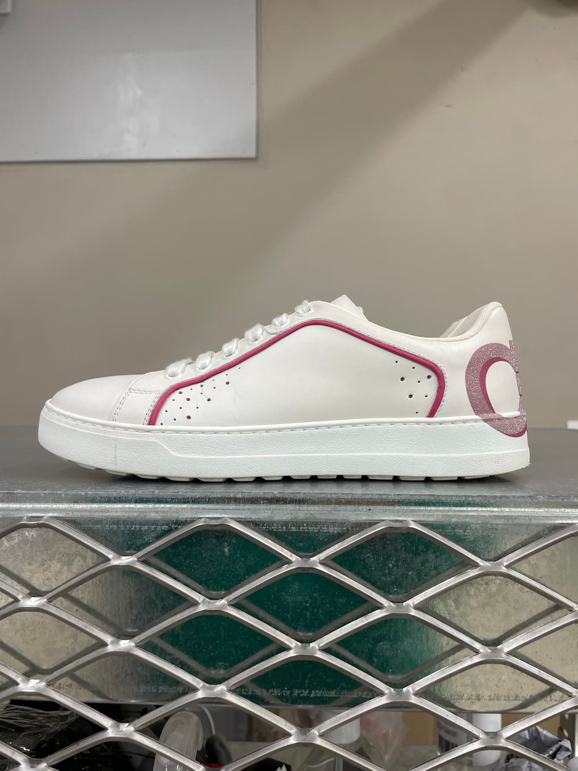 페레가모 맨해튼 간치니 프린트 스니커즈 7.5 상품이미지1