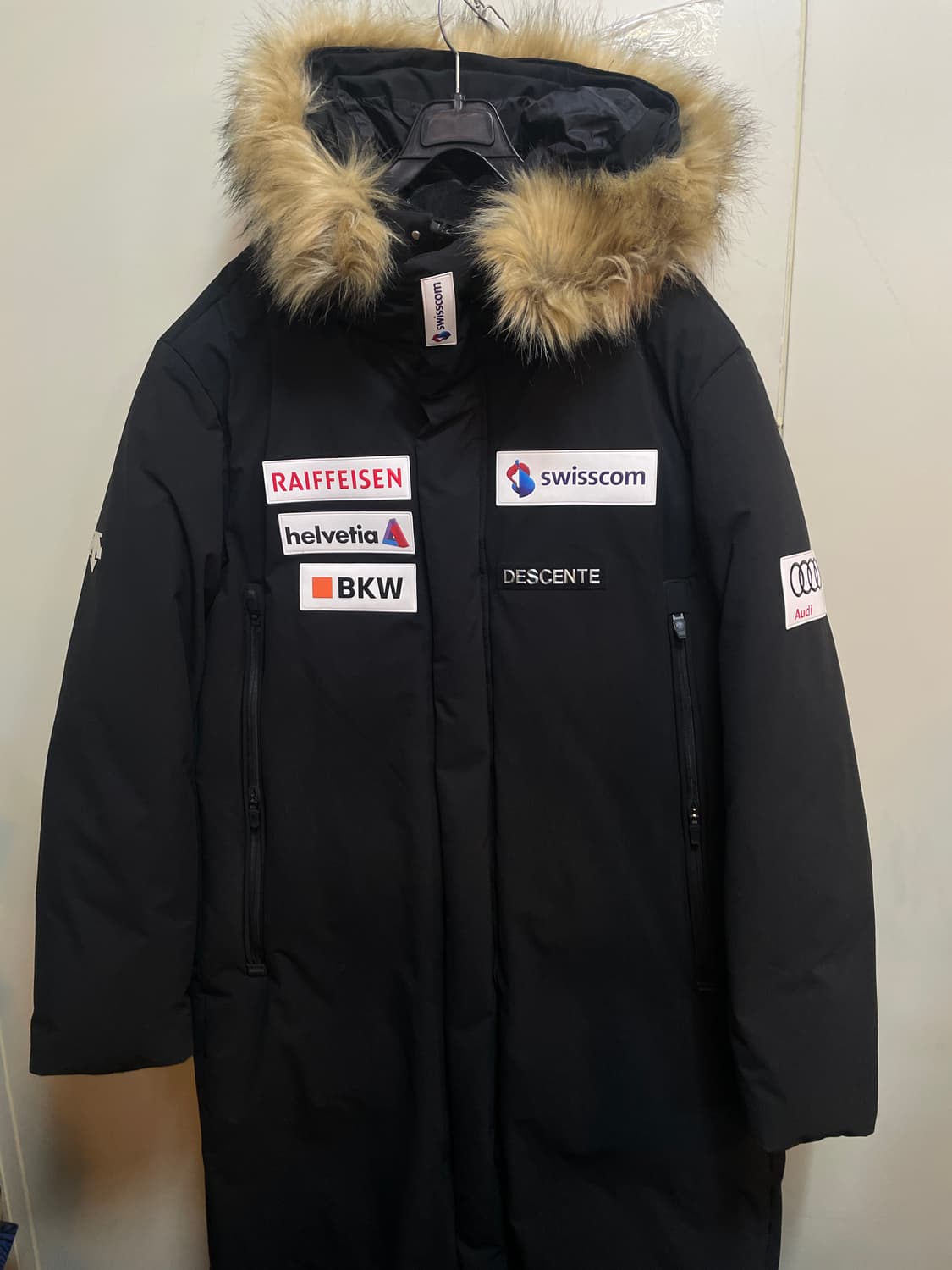 데상트 스위스스키 롱패딩 상품이미지1